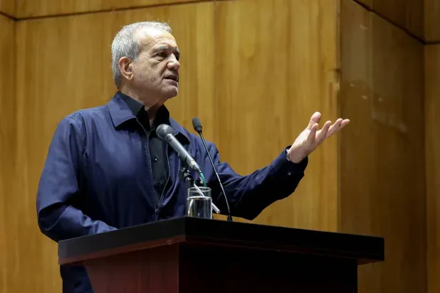 بزشكيان يحذر من «انقسام داخلي» يخدم نتنياهو