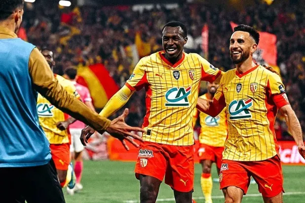 مدرب لانس: سعود عبد الحميد «متطور» ويستحق البقاء معنا