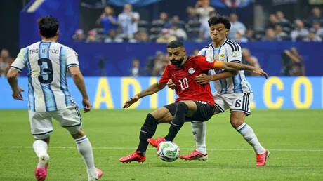تعليق نجم روسي حول هدف مصر الملغى يعيد نشره علاء مبارك ونجيب ساويرس