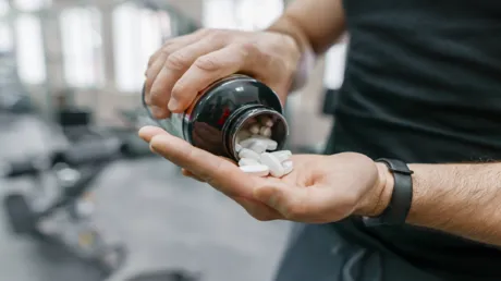 سحب مكملات طاقة شهيرة من الأسواق الأمريكية بسبب مخاطر قلبية وعصبية