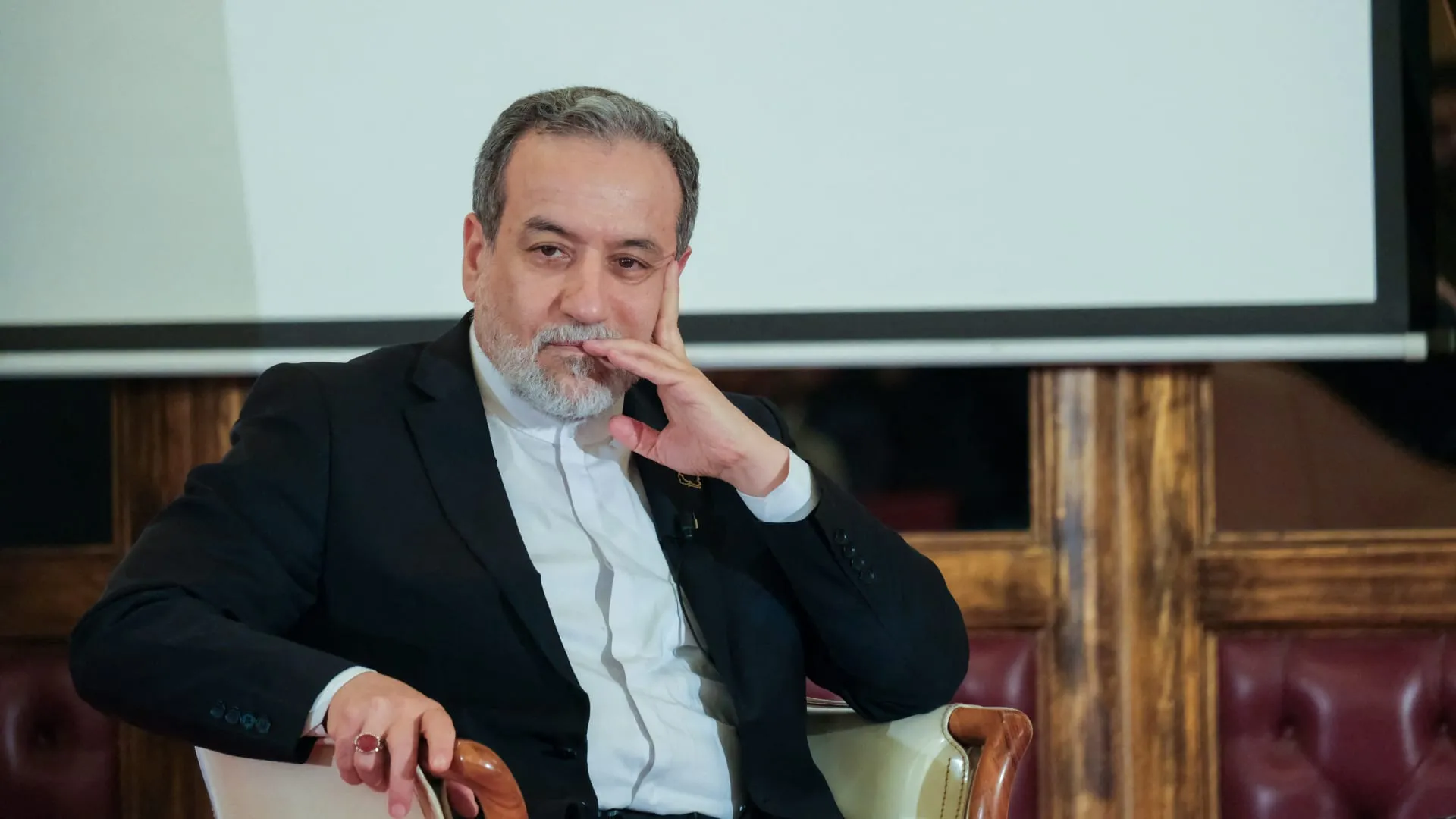 عراقجي عن مقتل خامنئي: الثغرة الأمنية لا تزال قائمة.. وهذا ما حدث لمنظومة الصواريخ