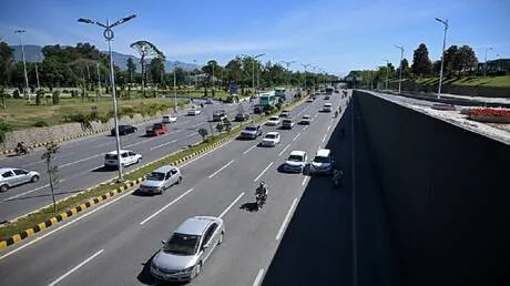 عودة الحياة إلى طبيعتها في إسلام آباد بعد مغادرة الوفدين الأمريكي والإيراني