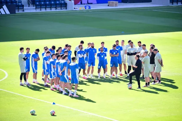 مدرب إيران: الوضع صعب... منحونا 16 ساعة للاستعداد لـ«بلجيكا»