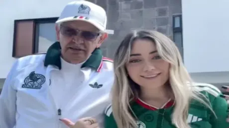 أنفقت 6 آلاف دولار لتحقيق حلم جدها في كأس العالم.. وما حدث عند بوابة الملعب أبكاه أمام الآلاف