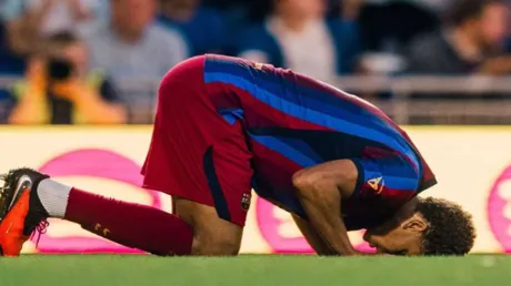 برشلونة يتفاعل مع تألق نجمه المصري حمزة عبد الكريم في مواجهة برمنغهام
