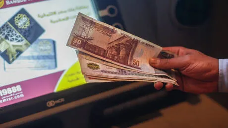 وزير مصري يعلن عن 2300 فرصة عمل برواتب تصل لـ800 دولار شهريا