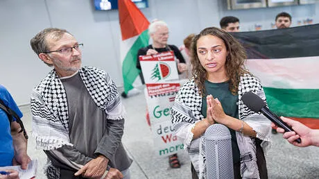 الخارجية الإسرائيلية تتهم نشطاء "أسطول الحرية" بتزييف إصاباتهم