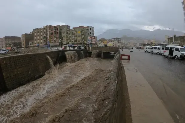 أمطار تعز الموسمية تحصد الأرواح وسط غضب شعبي