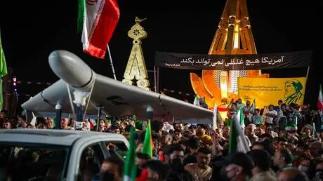 إيران تحذر فرنسا وبريطانيا من أي تحرك عسكري في مضيق هرمز