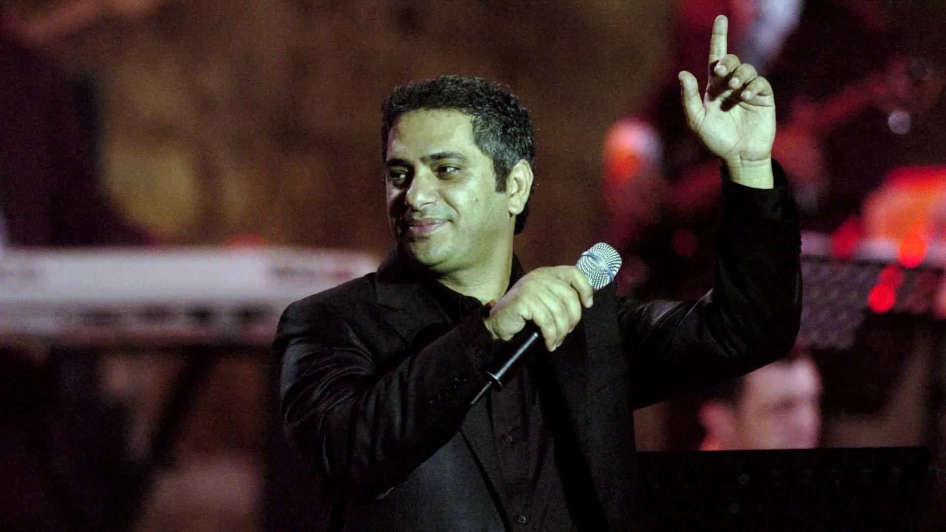 "آن أوان الإنصاف".. محمد فضل شاكر يؤكد تراجع حالة والده الصحية