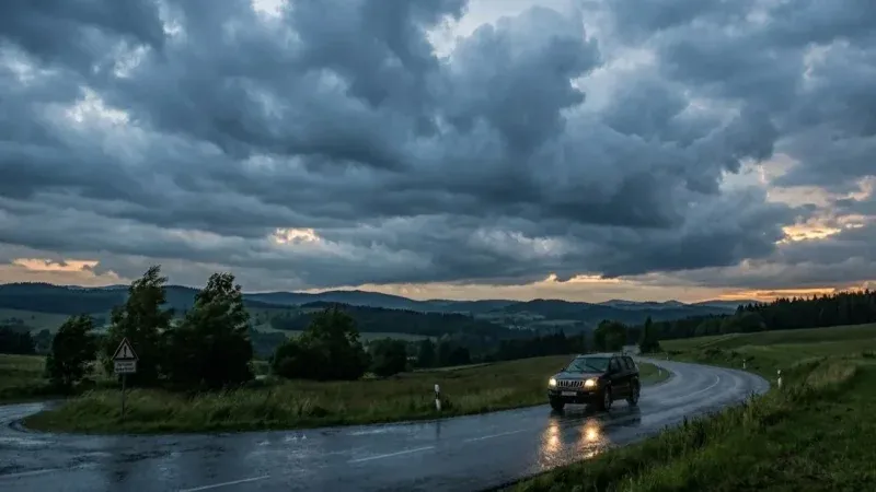 خلايا رعدية بعد الظهر مع أمطار وتساقط البرد