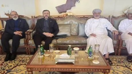 إيران وسلطنة عمان تعقدان اجتماعها الأول حول هرمز ومسقط تؤكد حرصها على بقاء الملاحة حرة في المضيق