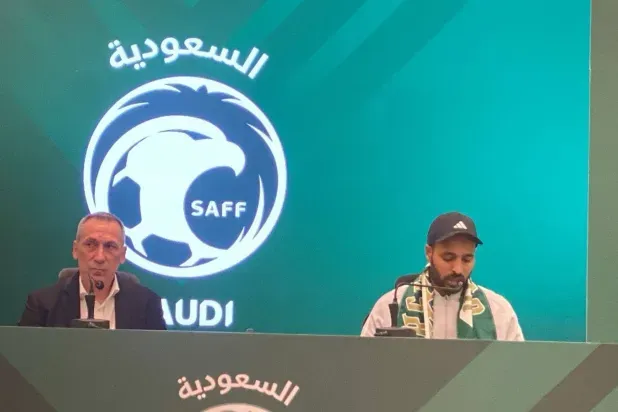 دونيس يكشف قائمة السعودية لكأس العالم... 30 لاعباً والفرج يغيب
