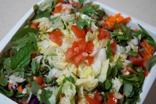 12 مكوناً صحياً للسلطة من أجل تغذية أفضل