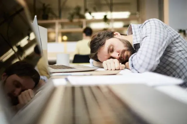 9 علامات قد تشير إلى نقص فيتامين «د» في الجسم