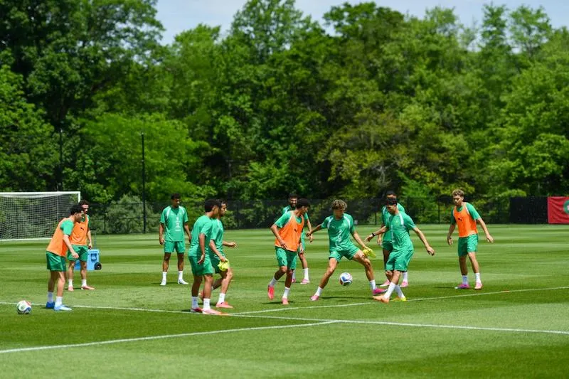 الطاقم الطبي للمنتخب المغربي يراقب جاهزية أكرد والعيناوي والطالبي