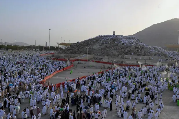ضيوف الرحمن ينفرون إلى مزدلفة بسلام