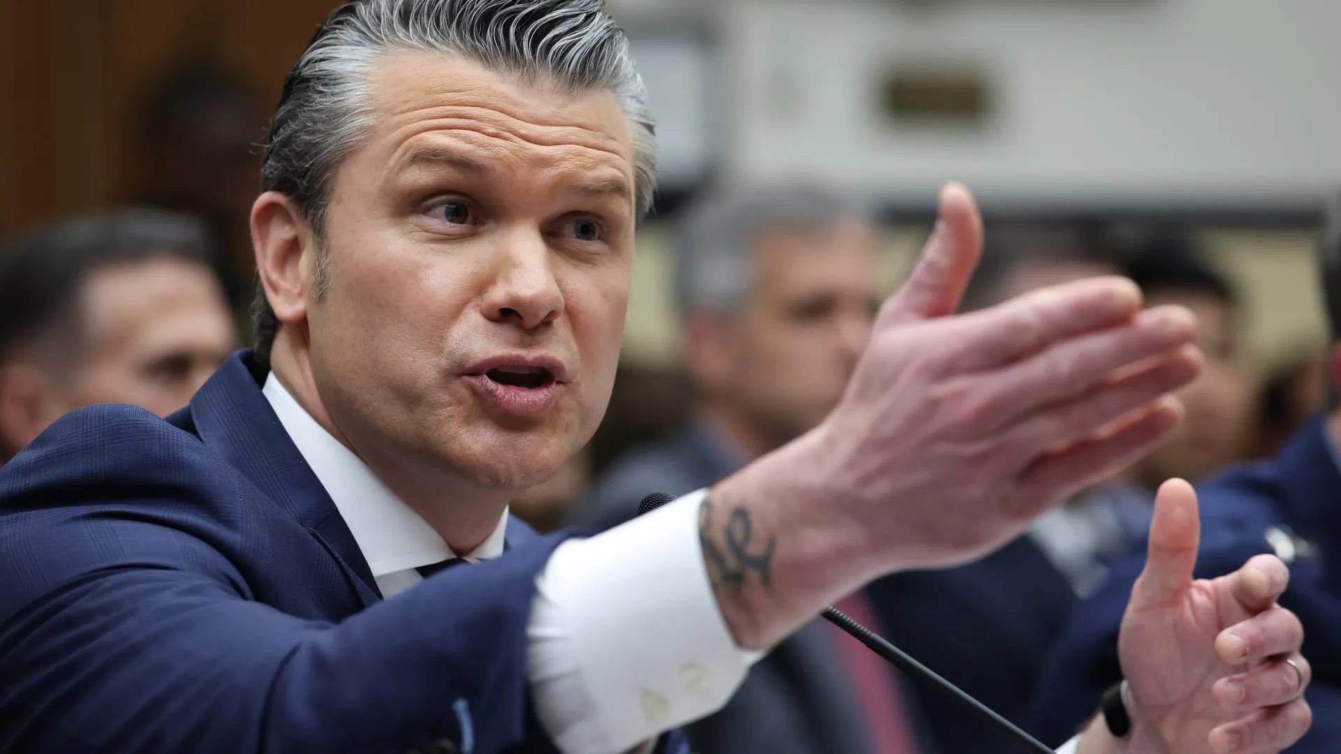 تصريح "مفاجئ" لوزير الدفاع الأمريكي عن نووي إيران ورد من نائب بالكونغرس