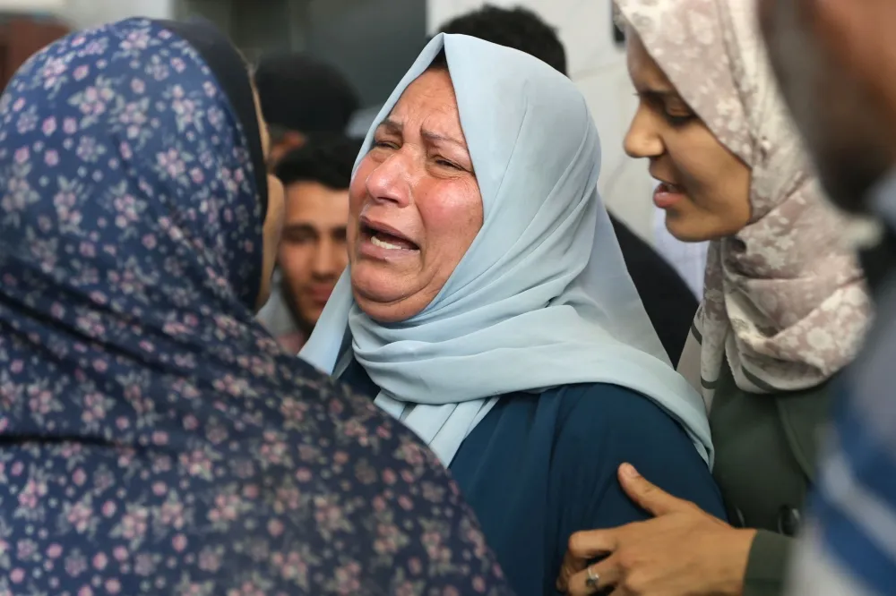 تطورات العدوان.. استشهاد 7 فلسطينيين في قصف الاحتلال مدينة غزة