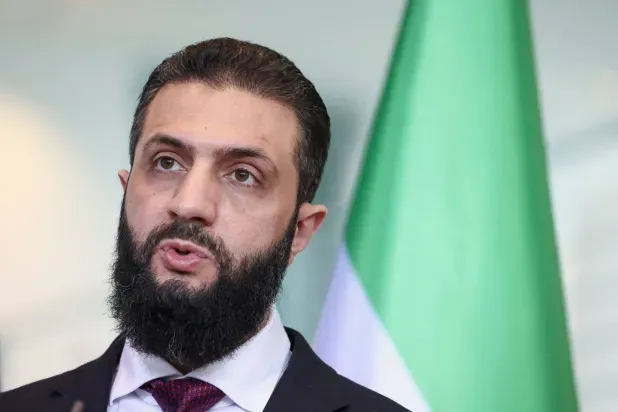 الشرع يصل إلى دير الزور  على وقع ارتفاع منسوب مياه نهر الفرات