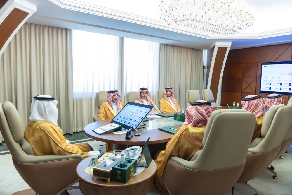 أمير الشرقية يستقبل قيادات مطارات الدمام ويطّلع على أبرز المنجزات