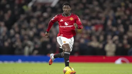 ماينو يجدد عقده مع مانشستر يونايتد حتى 2031