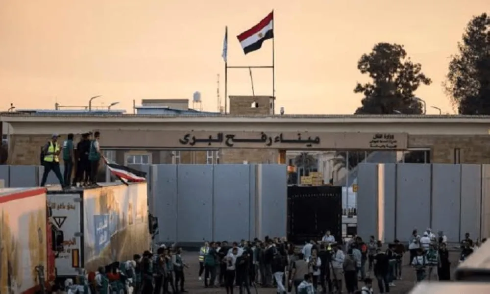 معبر رفح البري يستقبل 30 جريحًا ومريضًا فلسطينيًا للعلاج في مصر