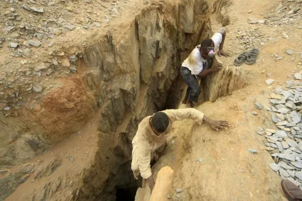 15 قتيلاً بانهيار منجم ذهب في السودان