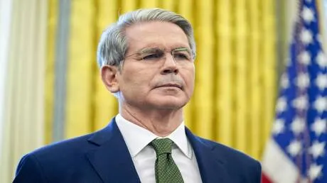 الخزانة الأمريكية تحذر: عقوباتنا ستطال المؤسسات المتعاملة مع شركات الطيران الإيرانية