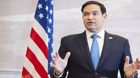 وزير الخارجية الأمريكي: إيران استنفدت نصف قدراتها الصاروخية ولم يتبق لديها قوات بحرية