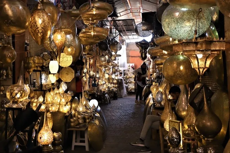 السعدي يطالب الفاعلين البنكيين بتفعيل اتفاقيات تمويل الصناع التقليديين