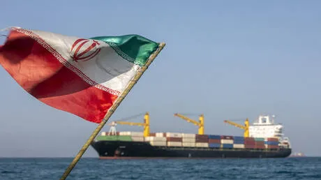 إيران وسلطنة عمان تبحثان آلية جديدة لعبور مضيق هرمز