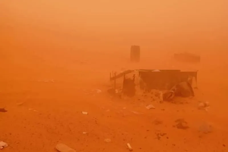 انفجار لغم يودي بحياة شخصين بآسا