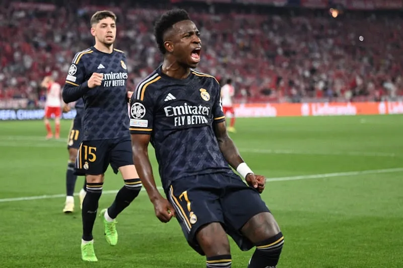 ريال مدريد يجدد عقد فينيسيوس