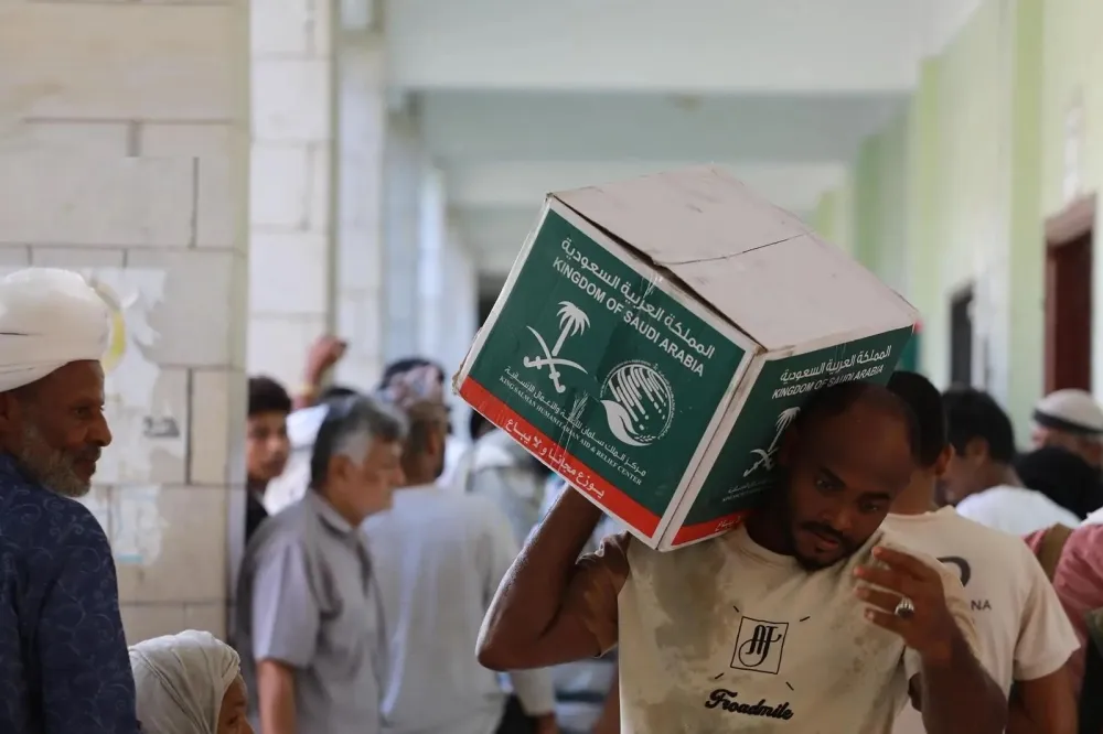 4,570 سلة غذائية.. "الملك سلمان للإغاثة" يواصل توزيع المساعدات في عدن