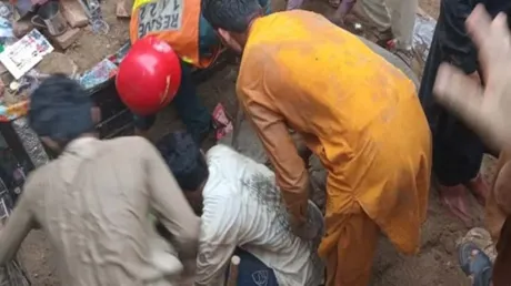 باكستان.. مصرع 14 طفلا إثر انهيار سقف مركز تعليمي في لاهور (فيديو)