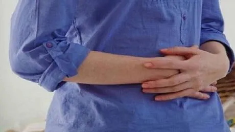 حسم الجدل حول العلاقة بين الكحول والتدخين والتهاب المعدة