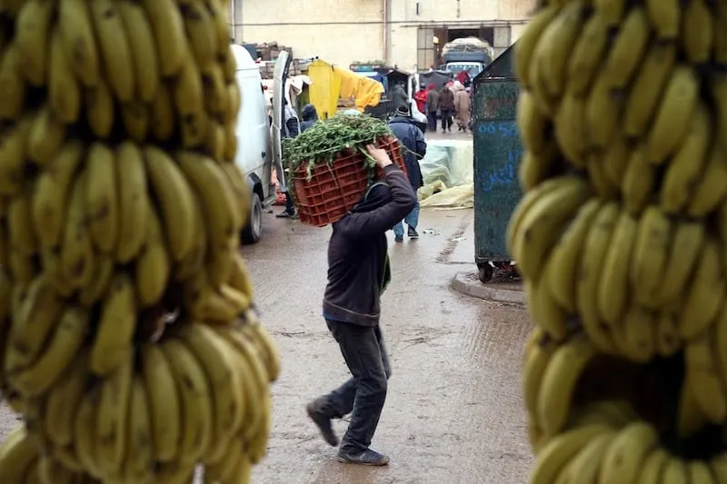 أسواق الجملة للخضر والفواكه تنتظر عودة اليد العاملة لاستعادة الرواج