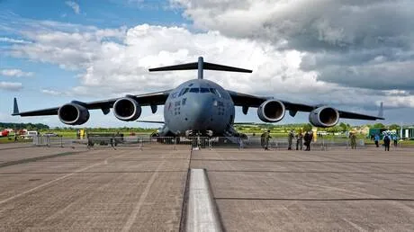طائرة نقل أمريكية من طراز C-17 تطلق إشارة استغاثة في أجواء التشيك