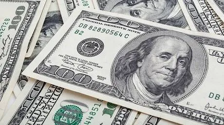 الدولار يتخطى 53 جنيها في البنوك المصرية وسط تصاعد التوترات الجيوسياسية