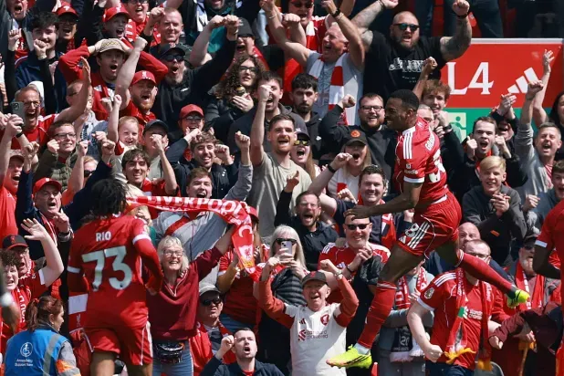 جماهير ليفربول تهاجم الفريق بصافرات الاستهجان بعد مباراة تشيلسي