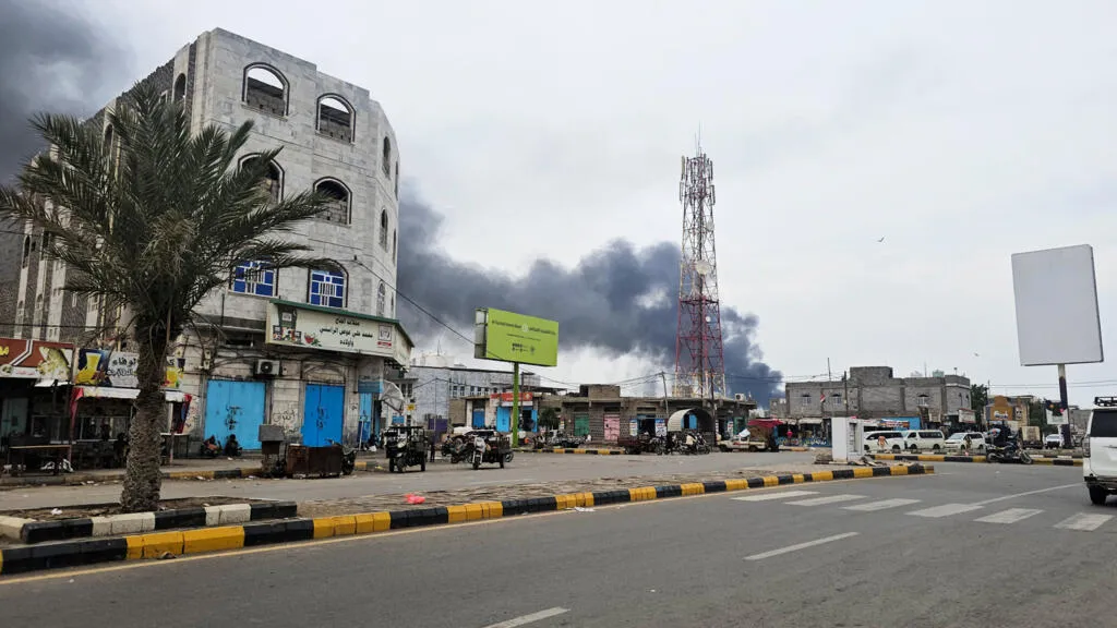 مباشر: الحوثيون يشنون هجوما داميا على المخا يسفر عن مقتل 7 أشخاص وجرح العشرات