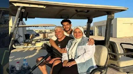 ظهور أول صورة من حفل عقد قران المصري مصطفى شوبير