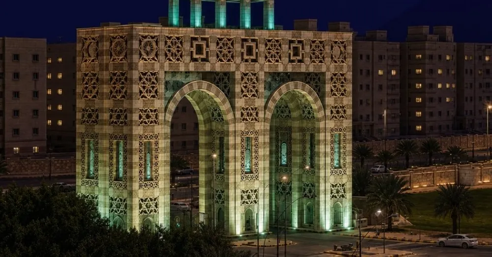 جامعة طيبة تطلق برنامجًا لتمكين الباحثين الناشئين وتعزيز الابتكار العلمي