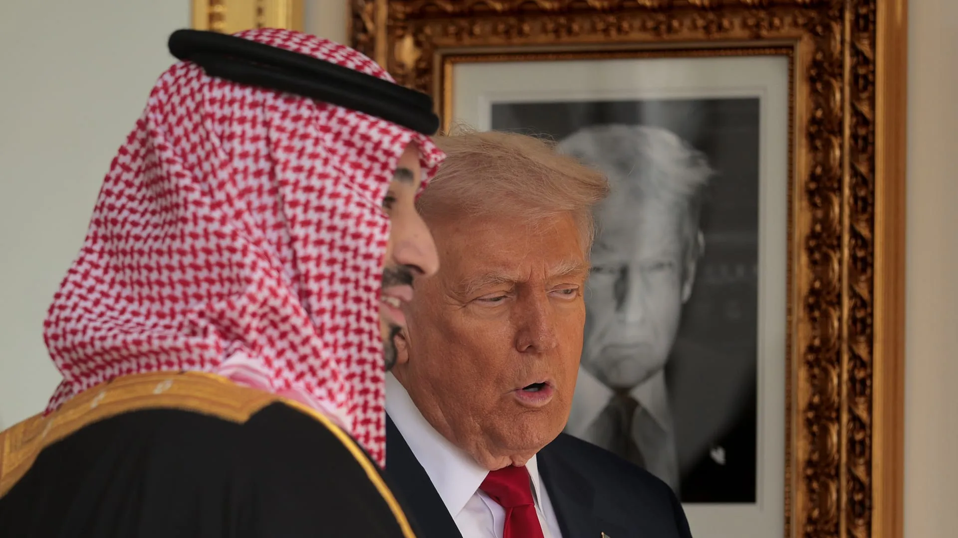 تأثير السعودية على إلغاء ترامب ضربات قوية ضد إيران.. محلل يوضح لـCNN