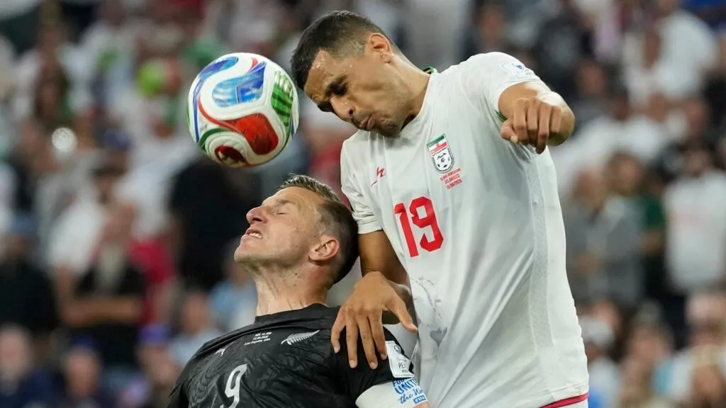كأس العالم 2026: إيران ونيوزيلندا تتعادلان 2-2 في مباراة طغت عليها تداعيات الحرب
