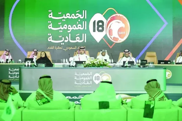 لماذا اتسعت دائرة المنافسة على كرسي رئاسة اتحاد الكرة السعودي؟