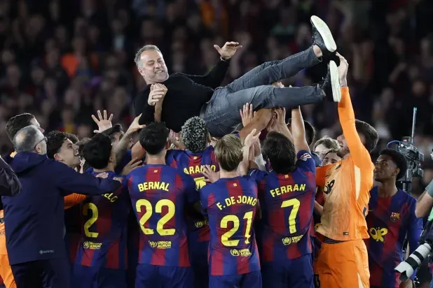 فليك يمدد عقده مع برشلونة لعامين إضافيين