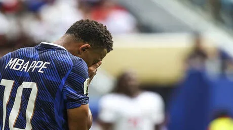 كواليس صادمة.. صراع بين اتحاد الكرة الفرنسي ونجوم "الديوك" خلال المونديال