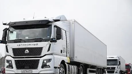 مصادر سعودية تنفي منعها شاحنات أردنية من عبور المملكة باتجاه الإمارات